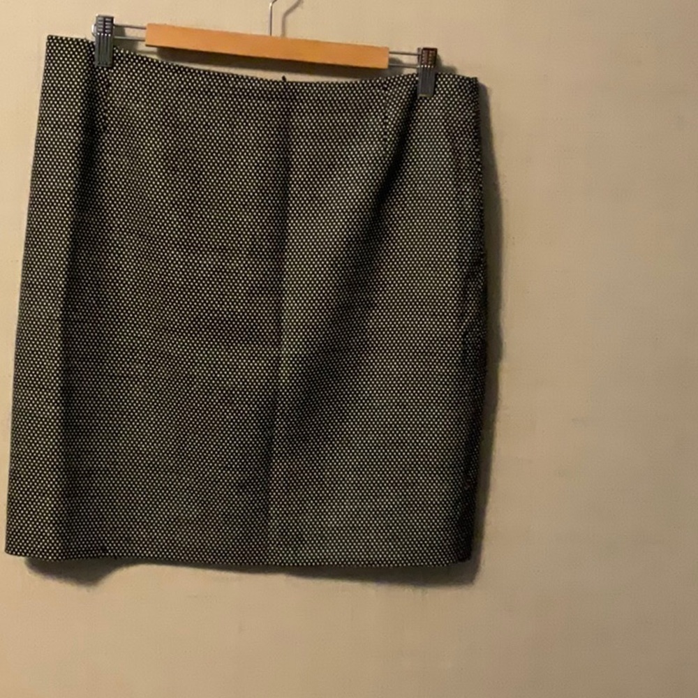 Elegant Black and White Pencil Skirt